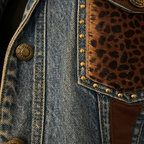 St. Maarten Dallas Vintage Women's Jean and Leather Animal Print Vest - Picture 3 of 8